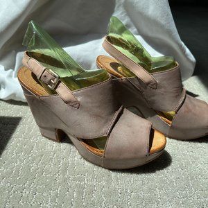 Naya Leather platform sandal